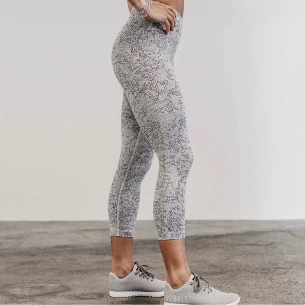 Nobull Women's Cropped Leggings Size S Gray Geometric